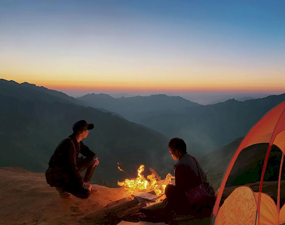 Cắm trại giữa thảo nguyên Tà Xùa